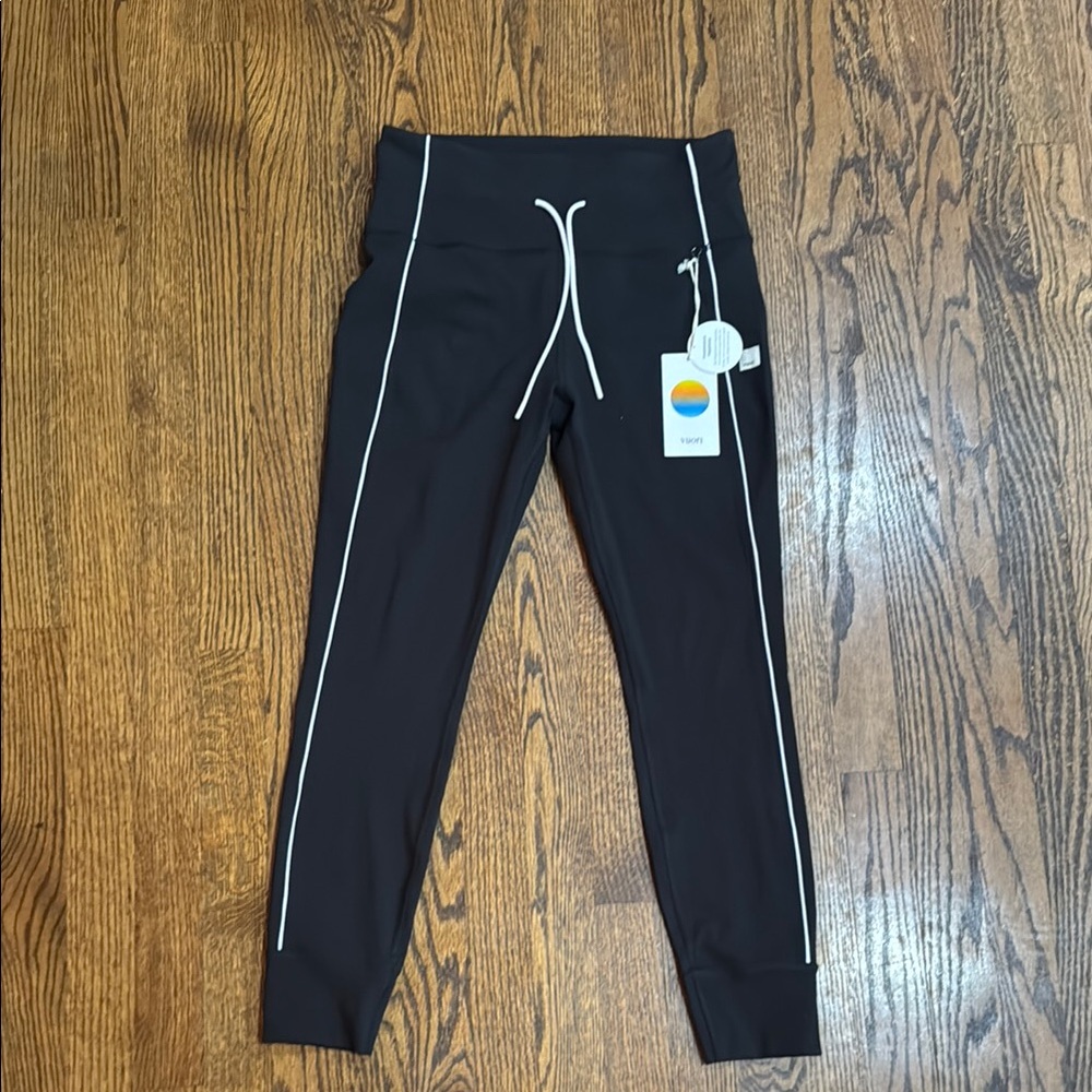 Vuori Daily Piped Legging
